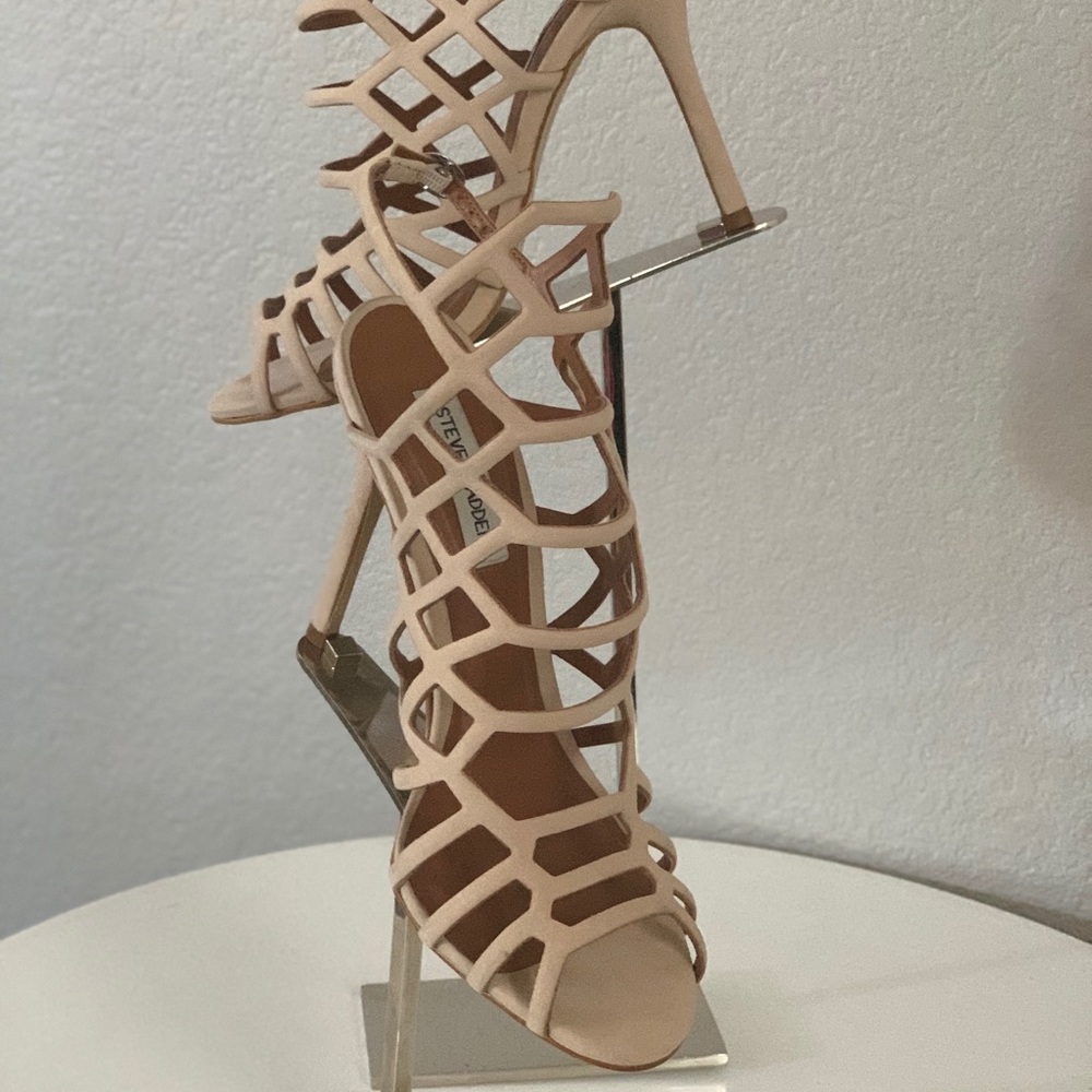 HOST🎉 Steve Madden cream gladiator sandals size 9